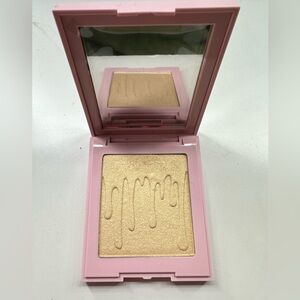 Kylie Cosmetics Highlight